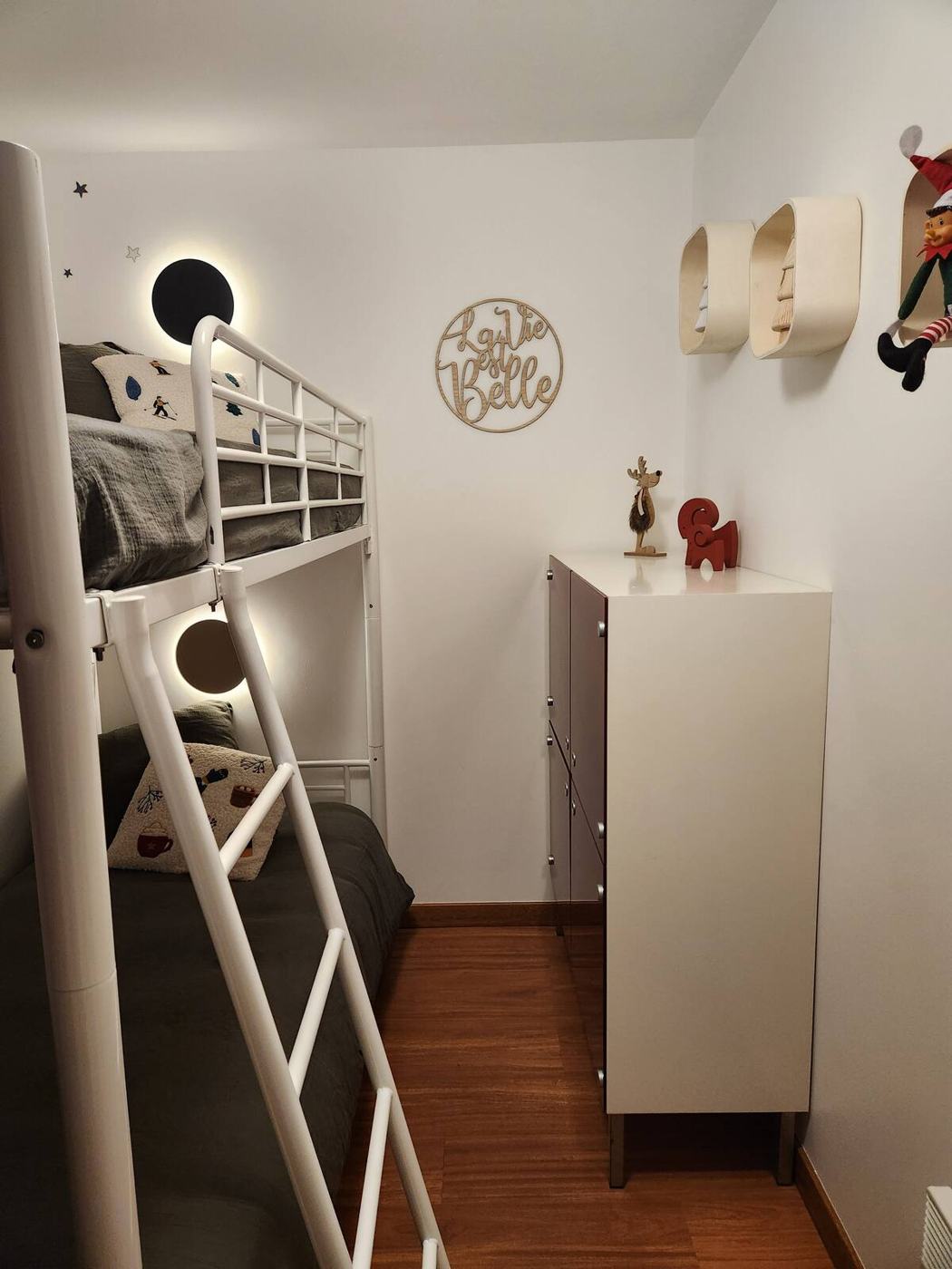 Chambre enfants avec lits superposés